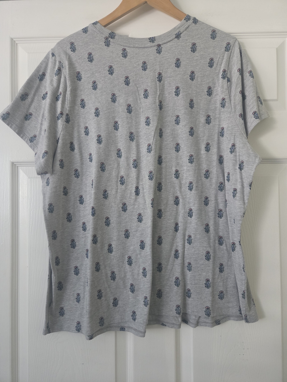 Lucky Brand Women's Gray Short-Sleeve Printed Tee 2X - Picture 5 of 5